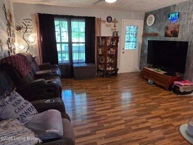 3981 Woodlawn Rd, Bardstown, KY 40004