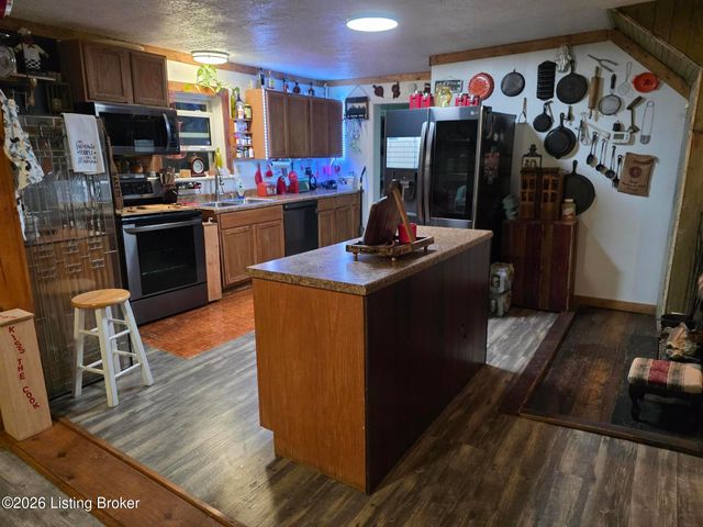 3981 Woodlawn Rd, Bardstown, KY 40004