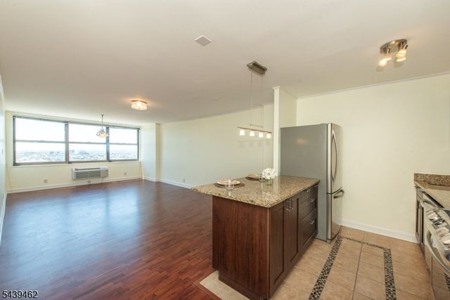 7004 Kennedy Blvd East 39f, Guttenberg Town, NJ 07093