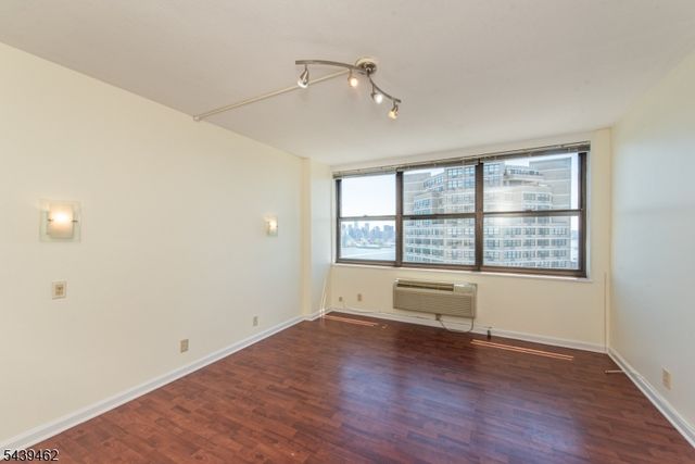 7004 Kennedy Blvd East 39f, Guttenberg Town, NJ 07093