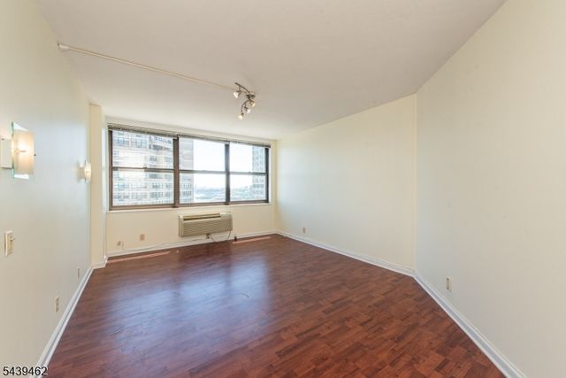7004 Kennedy Blvd East 39f, Guttenberg Town, NJ 07093
