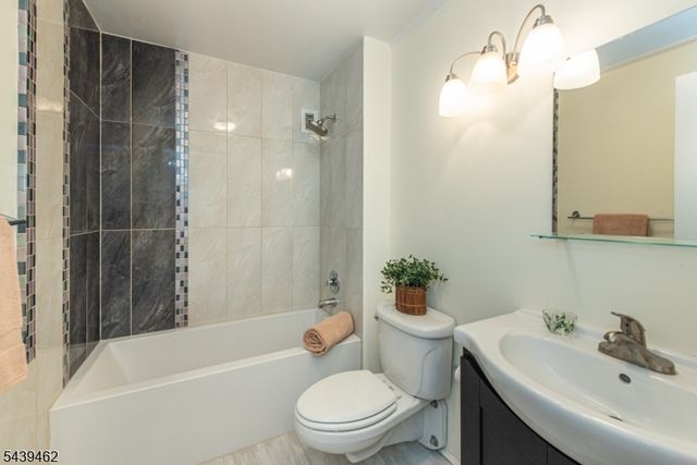 7004 Kennedy Blvd East 39f, Guttenberg Town, NJ 07093