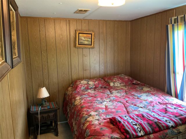 160 Tupelo S, Palacios, TX 77465