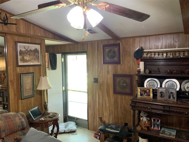 160 Tupelo S, Palacios, TX 77465