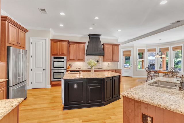 105 ASTON BROOK CV, Eads, TN 38028