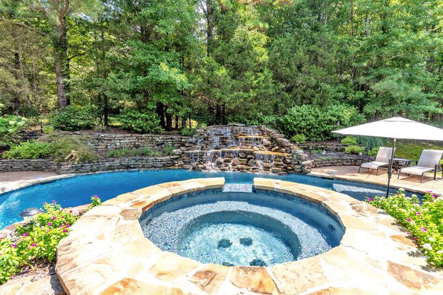 105 ASTON BROOK CV, Eads, TN 38028