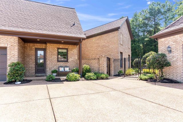 105 ASTON BROOK CV, Eads, TN 38028