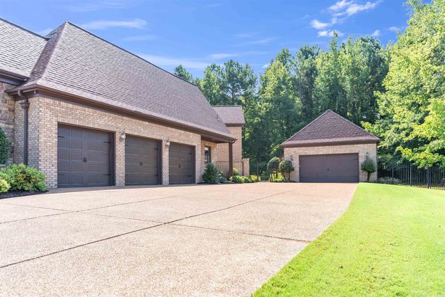 105 ASTON BROOK CV, Eads, TN 38028