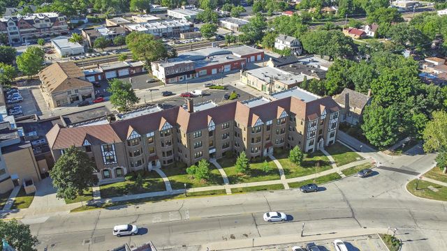 38 Lawton Road 2, Riverside, IL 60546