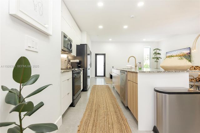 14000 NE 16th Ct, North Miami, FL 33181