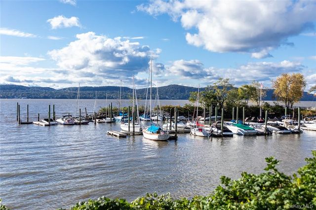 4 Lighthouse Landing TH03, Sleepy Hollow, NY 10591