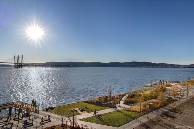 4 Lighthouse Landing TH03, Sleepy Hollow, NY 10591