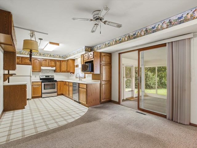 2406 Skyline Drive, Beloit, WI 53511