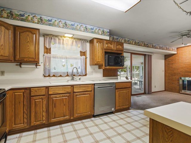 2406 Skyline Drive, Beloit, WI 53511