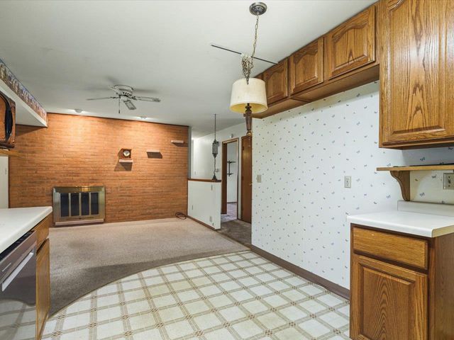 2406 Skyline Drive, Beloit, WI 53511