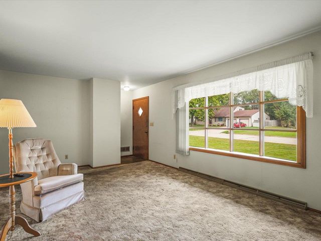 2406 Skyline Drive, Beloit, WI 53511