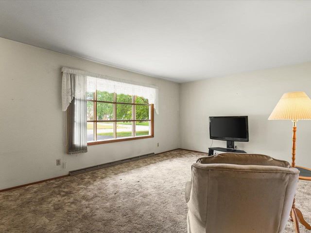 2406 Skyline Drive, Beloit, WI 53511