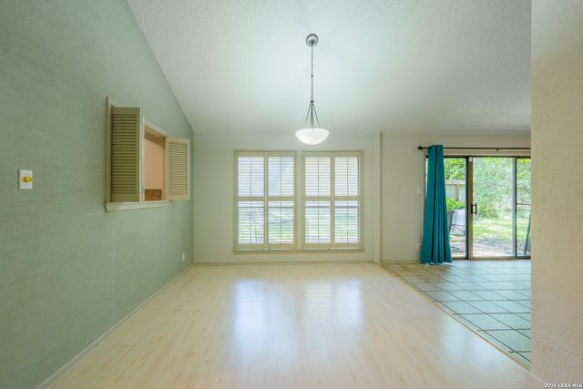1010 E Bitters Rd, San Antonio, TX 78216