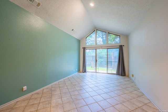 1010 E Bitters Rd, San Antonio, TX 78216