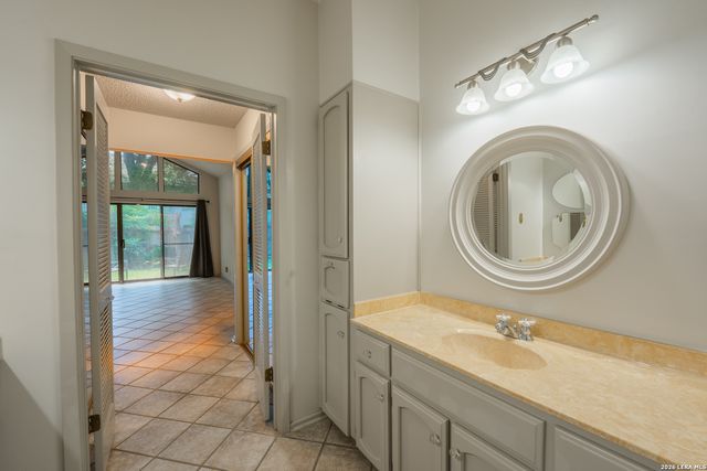1010 E Bitters Rd, San Antonio, TX 78216
