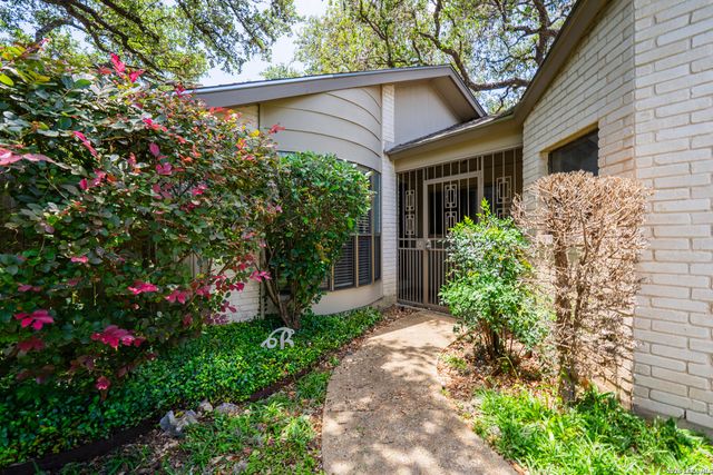 1010 E Bitters Rd, San Antonio, TX 78216