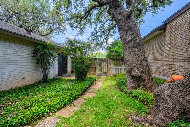 1010 E Bitters Rd, San Antonio, TX 78216