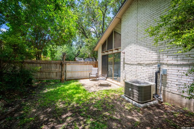 1010 E Bitters Rd, San Antonio, TX 78216