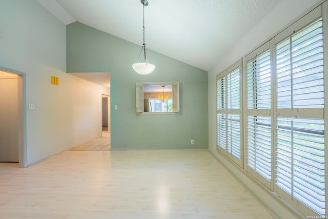 1010 E Bitters Rd, San Antonio, TX 78216