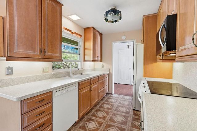 15209 Roving Way, Grass Valley, CA 95949