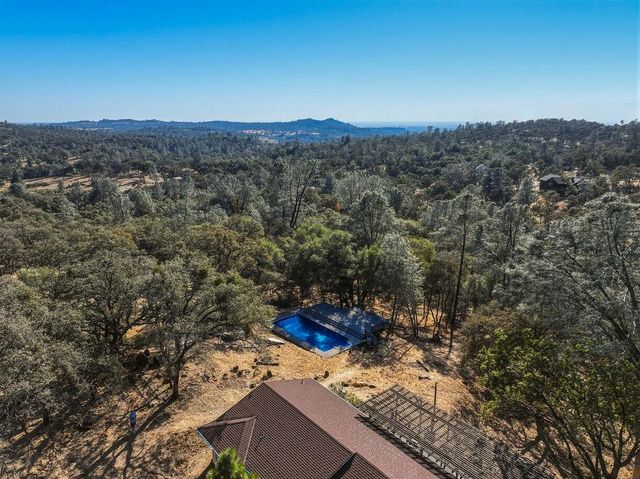 15209 Roving Way, Grass Valley, CA 95949