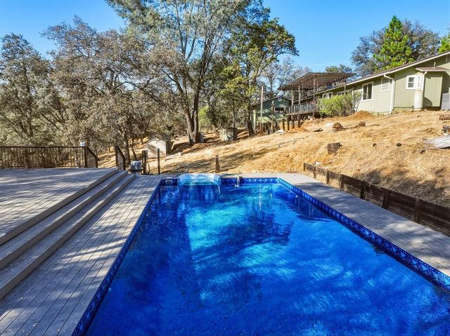 15209 Roving Way, Grass Valley, CA 95949