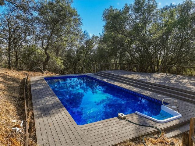 15209 Roving Way, Grass Valley, CA 95949