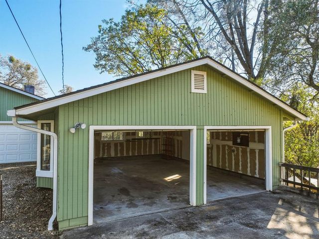 15209 Roving Way, Grass Valley, CA 95949