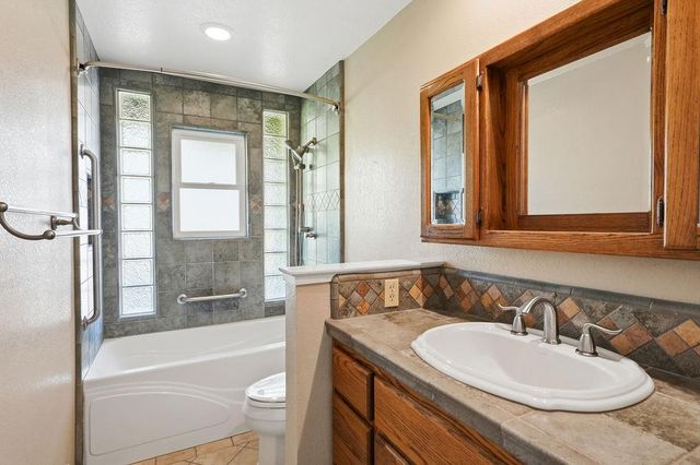 15209 Roving Way, Grass Valley, CA 95949
