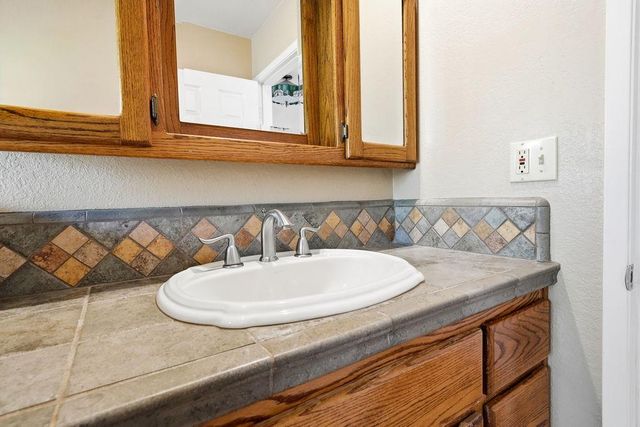 15209 Roving Way, Grass Valley, CA 95949