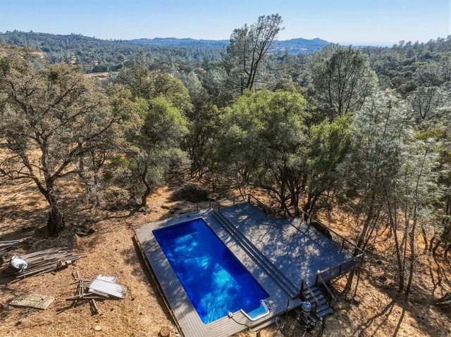 15209 Roving Way, Grass Valley, CA 95949