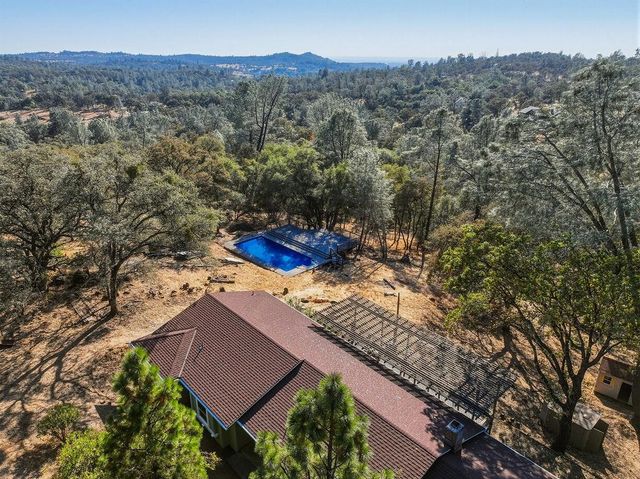 15209 Roving Way, Grass Valley, CA 95949