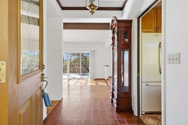 15209 Roving Way, Grass Valley, CA 95949