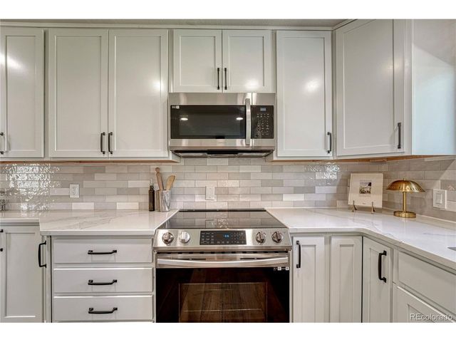6945 S Clermont Dr, Centennial, CO 80122