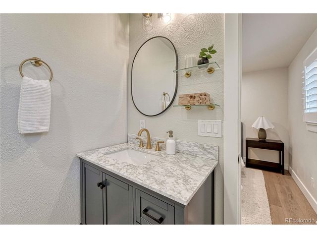 6945 S Clermont Dr, Centennial, CO 80122