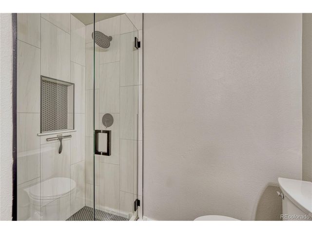 6945 S Clermont Dr, Centennial, CO 80122