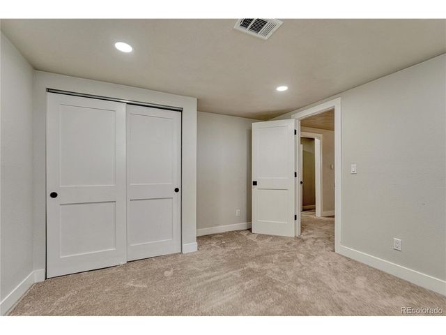 6945 S Clermont Dr, Centennial, CO 80122
