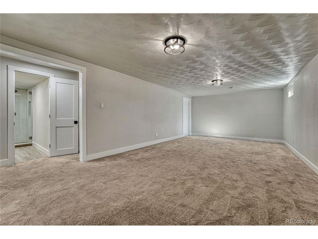 6945 S Clermont Dr, Centennial, CO 80122