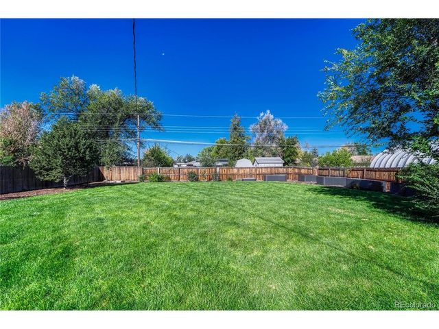 6945 S Clermont Dr, Centennial, CO 80122