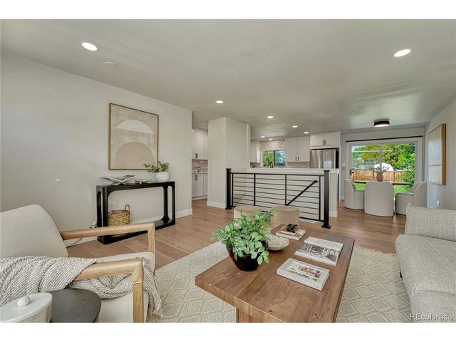 6945 S Clermont Dr, Centennial, CO 80122