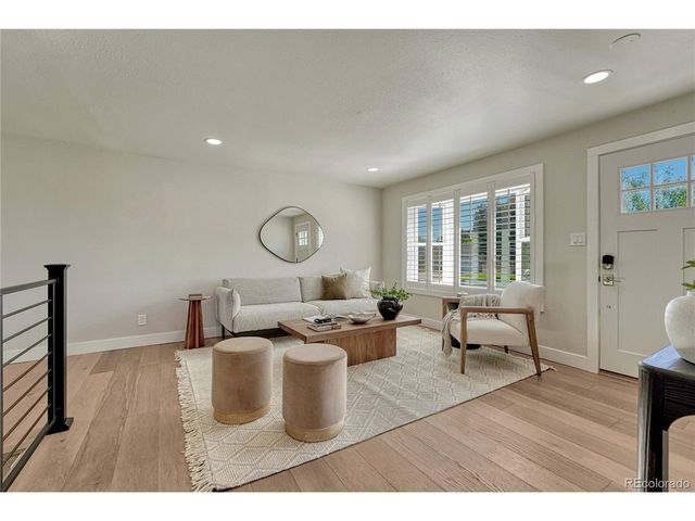 6945 S Clermont Dr, Centennial, CO 80122
