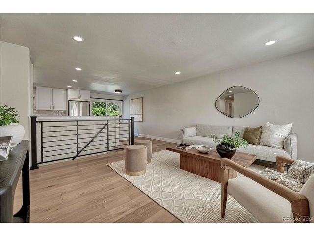 6945 S Clermont Dr, Centennial, CO 80122