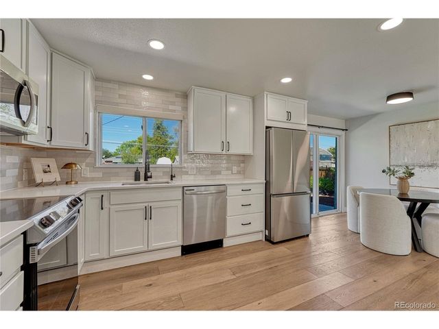 6945 S Clermont Dr, Centennial, CO 80122