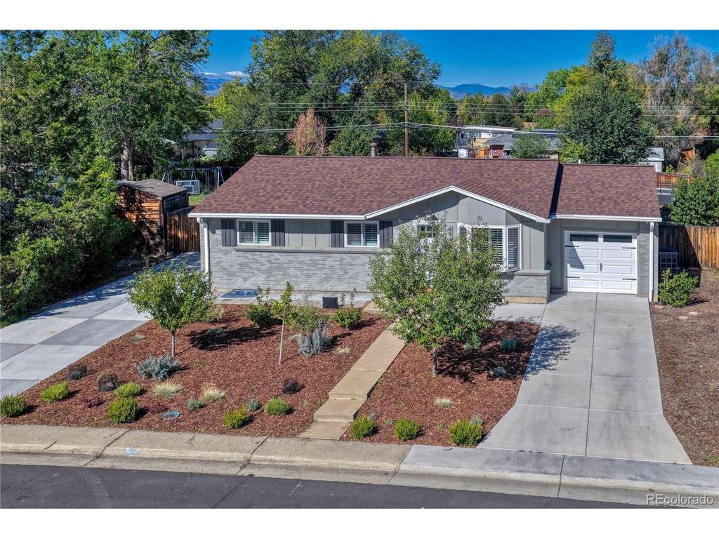 6945 S Clermont Dr, Centennial, CO 80122