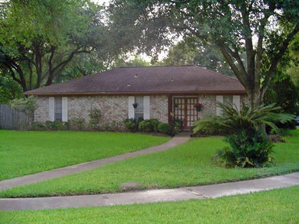 6202 Wagonwheel Circle, Houston, TX 77088